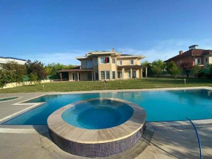 Villa For Rent In Buyukgekmege - Istanbul