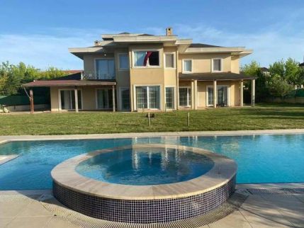 Villa For Rent In Buyukgekmege - Istanbul