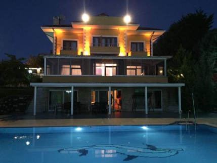 Villa For Rent In Buyukgekmege - Istanbul