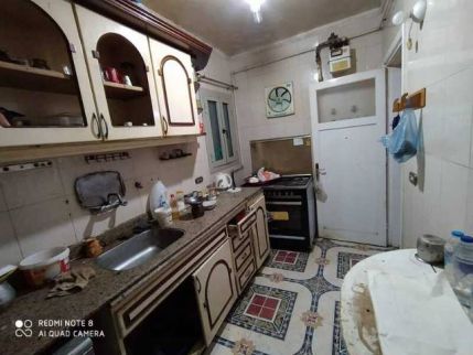 شقة للإيجار فى زيزينيا - قسم الرمل - الإسكندرية