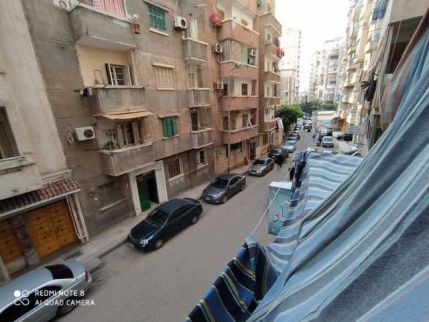 شقة للإيجار فى زيزينيا - قسم الرمل - الإسكندرية