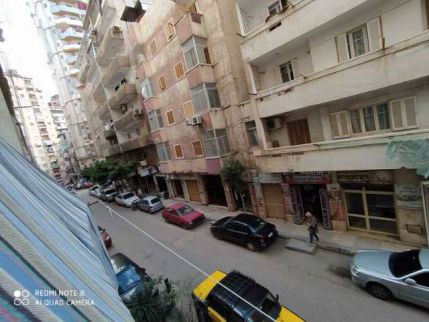شقة للإيجار فى زيزينيا - قسم الرمل - الإسكندرية