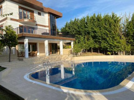 Villa For Rent In Buyukgekmege - Istanbul