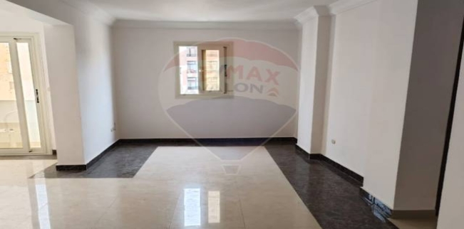 Apartment For Sale In Ganaklis - Qism El-Raml - Alexandria