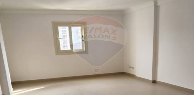 Apartment For Sale In Ganaklis - Qism El-Raml - Alexandria