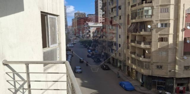 شقة للبيع فى السيوف بحري - قسم المنتزه - الإسكندرية
