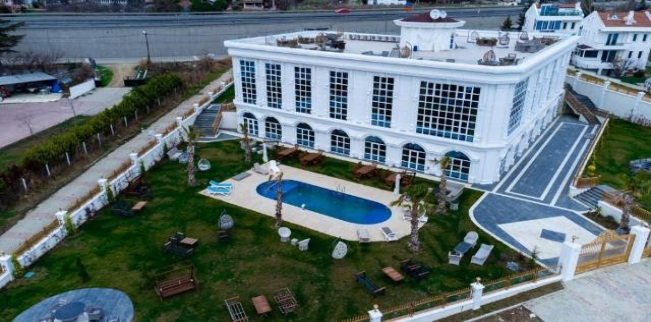 Villa For Sale In Buyukgekmege - Istanbul