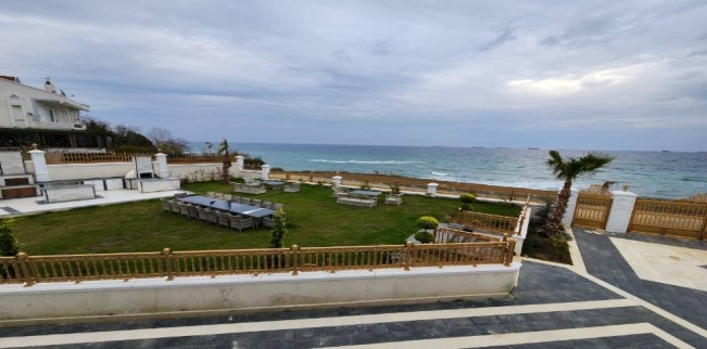 Villa For Sale In Buyukgekmege - Istanbul