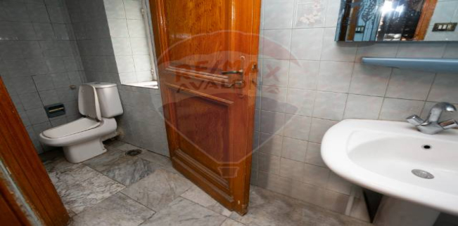 فيلا للإيجار فى زيزينيا - قسم الرمل - الإسكندرية