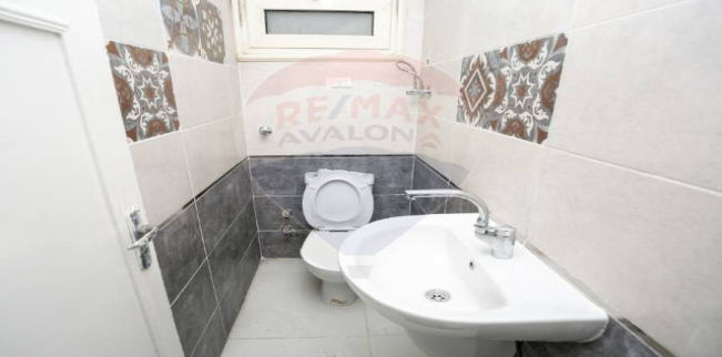 شقة للبيع فى لوران - قسم الرمل - الإسكندرية