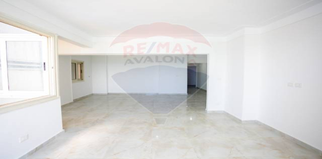 شقة للبيع فى لوران - قسم الرمل - الإسكندرية