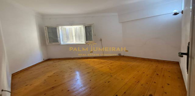 شقة للبيع فى زيزينيا - قسم الرمل - الإسكندرية